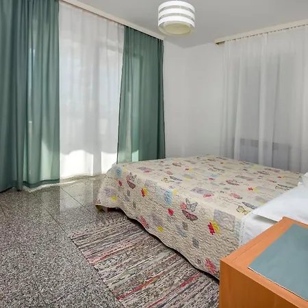 Apartment Dajana *