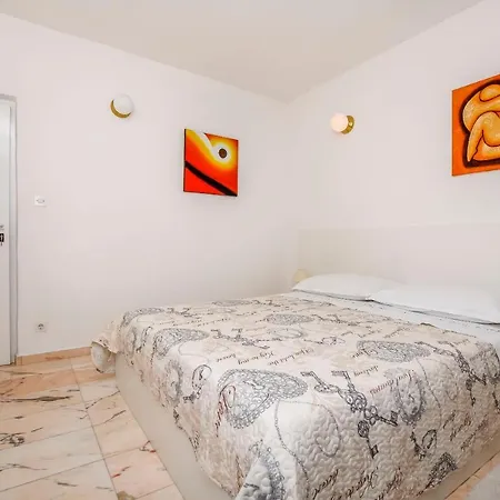 Apartment Dajana Primosten