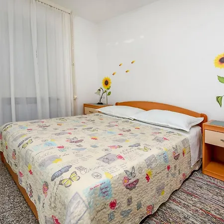 Apartment Dajana Primosten