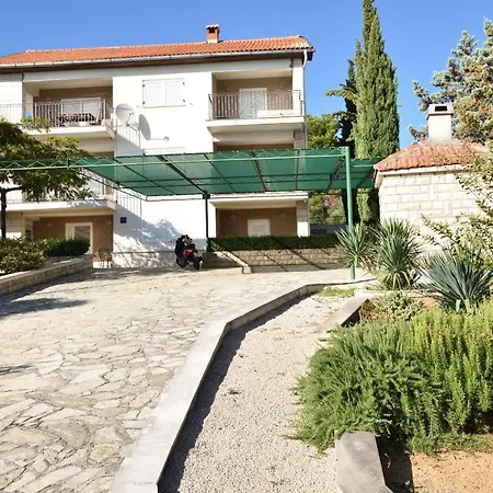 Apartment Dajana *